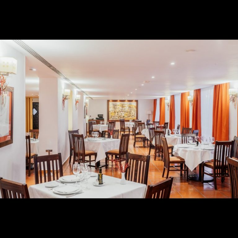 Restaurante Albergue y Restaurante Azafrán
